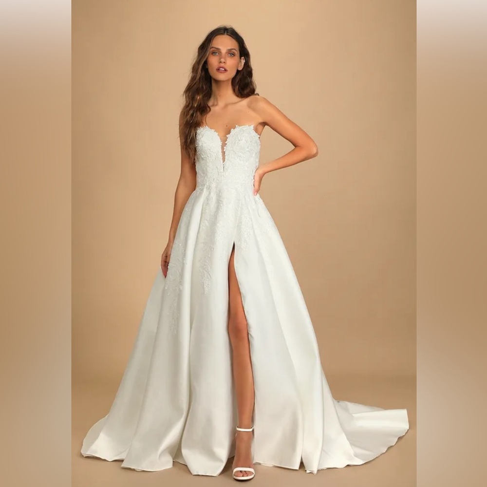 Lulu’s Now & Always White Beaded Embroidered Strapless Gown Style 1538876 Size 2